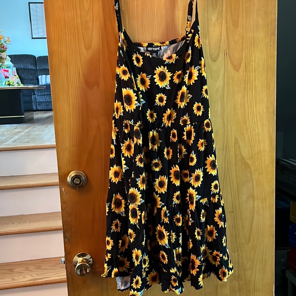 Hot topic sunflower dress POCKETS